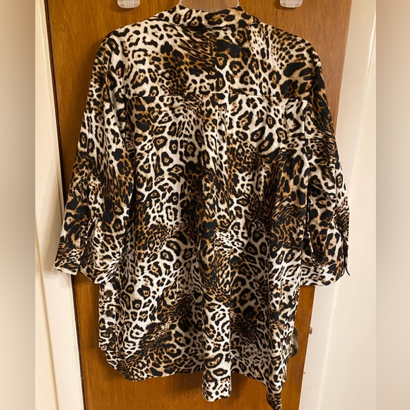 Woman’s animal print 3/4 sleeve button down blouse - Picture 2 of 7